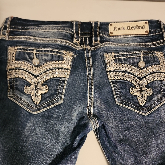 Rock Revival Kira Size 29 Straight Leg Jeans with Decorative Stitching - Picture 1 of 10